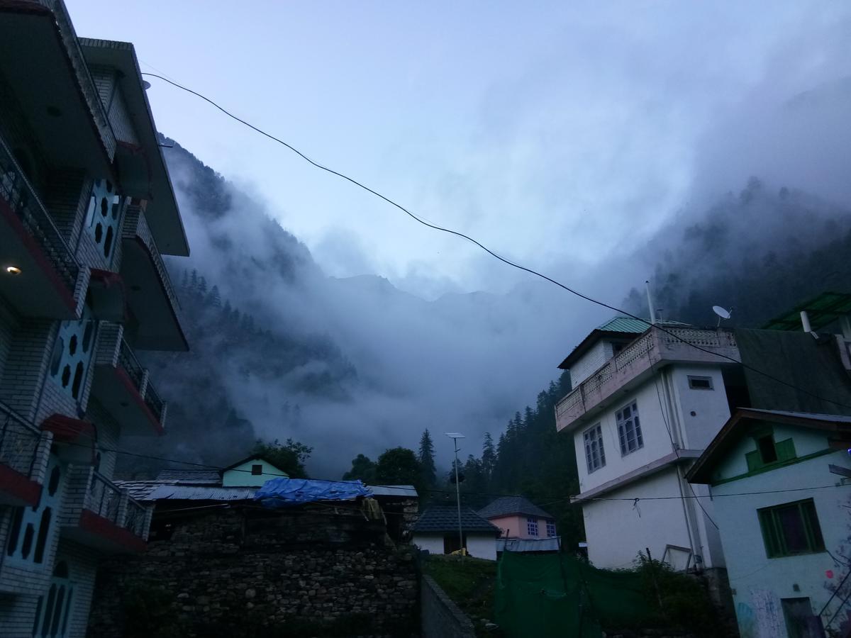 Moksha Hotel Kasol Ngoại thất bức ảnh